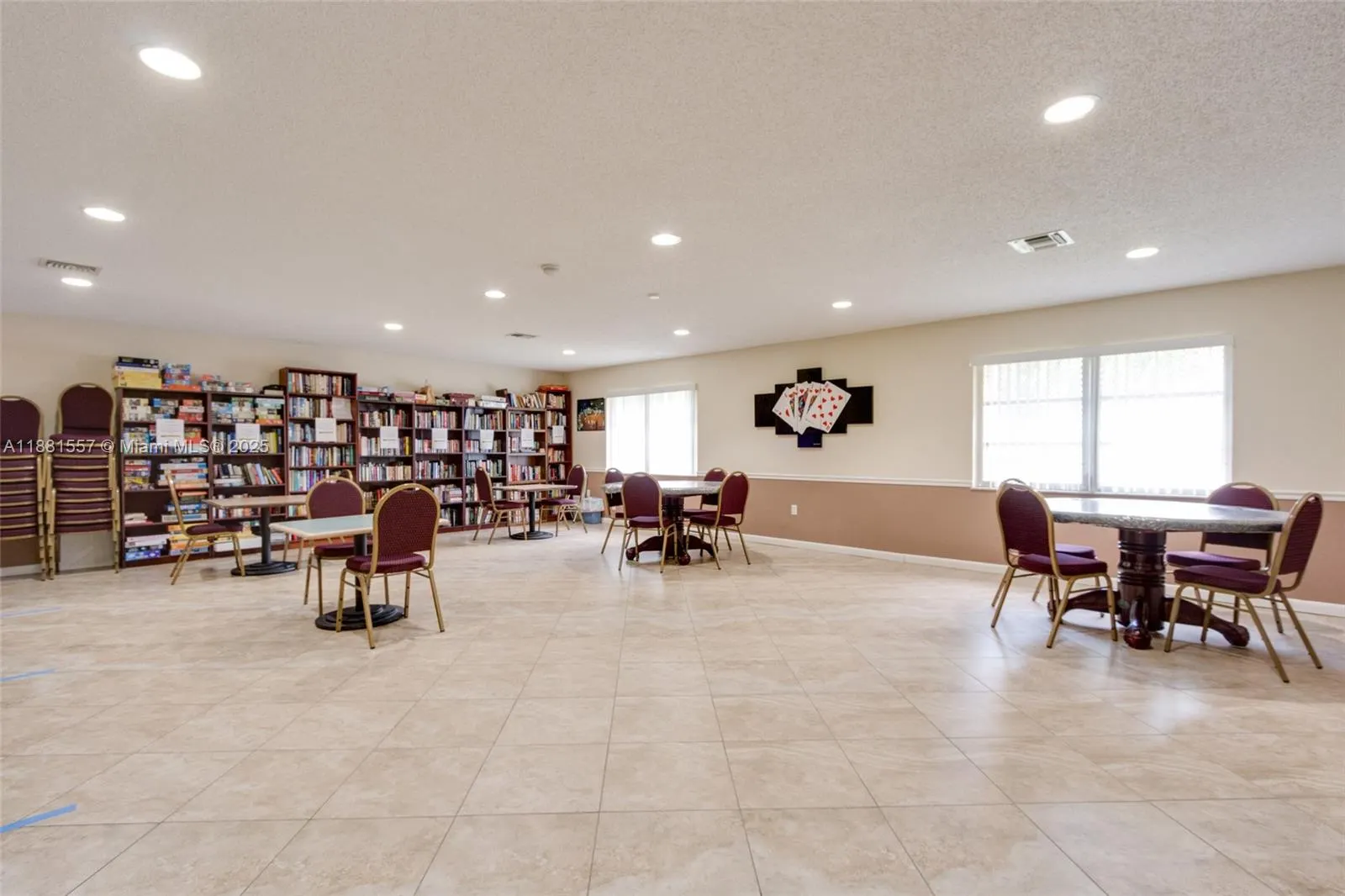 1005 Country Club Dr, #405