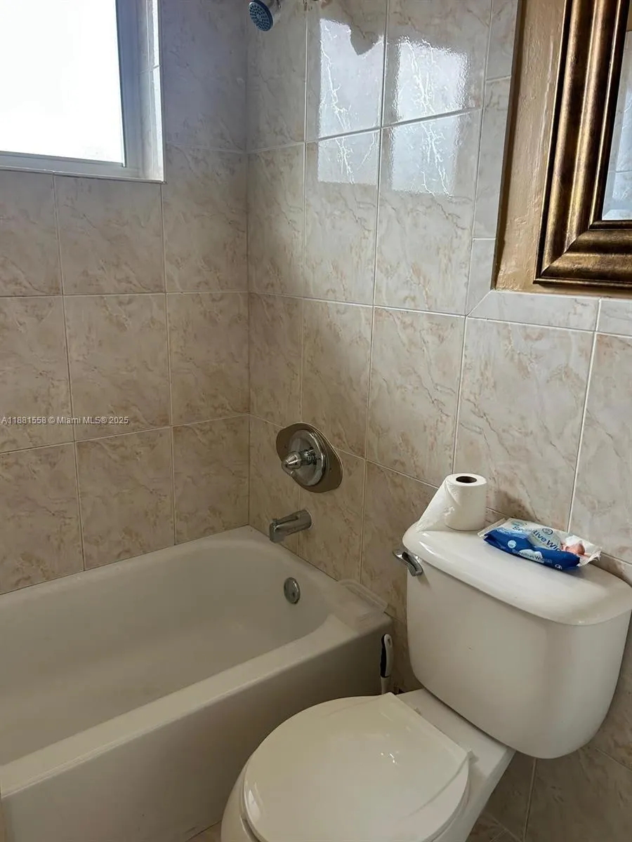1154 W 35th St, #231