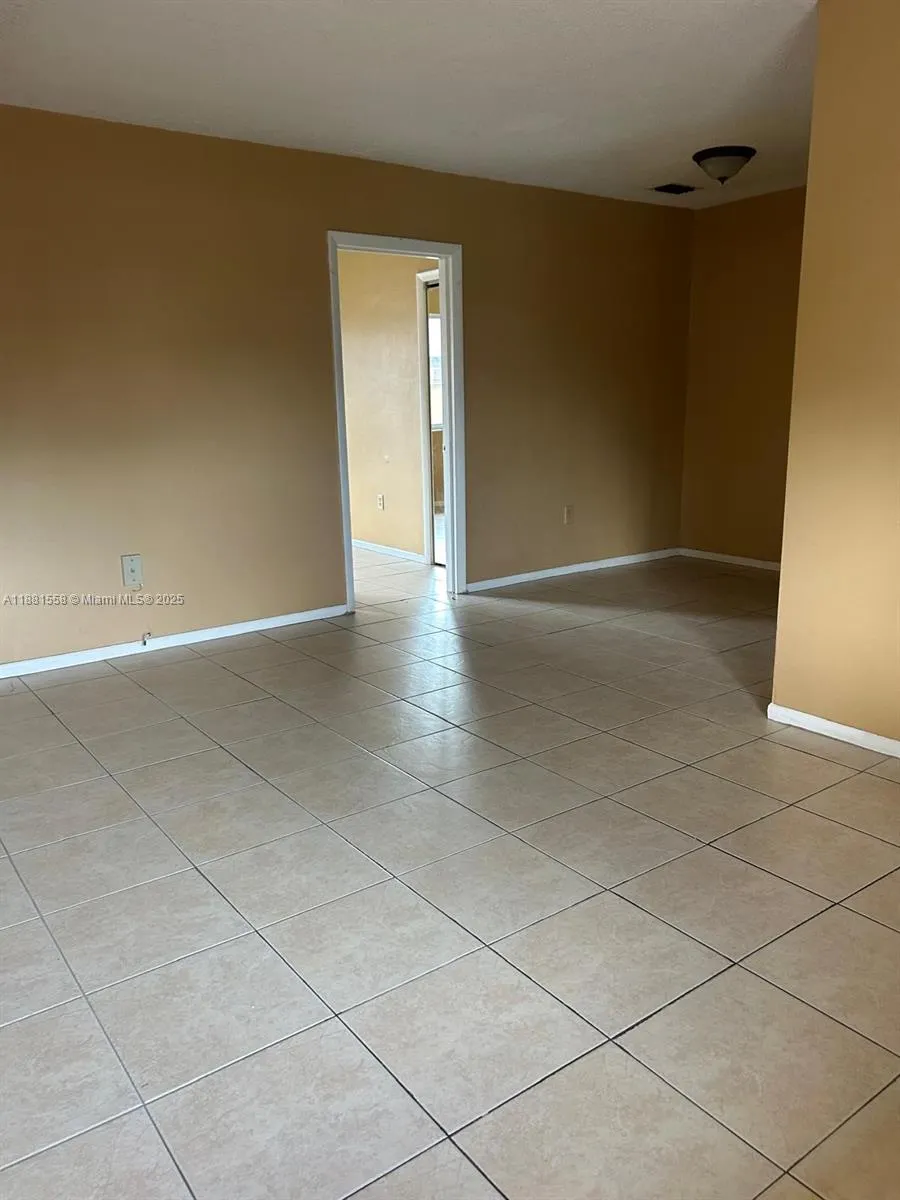 1154 W 35th St, #231