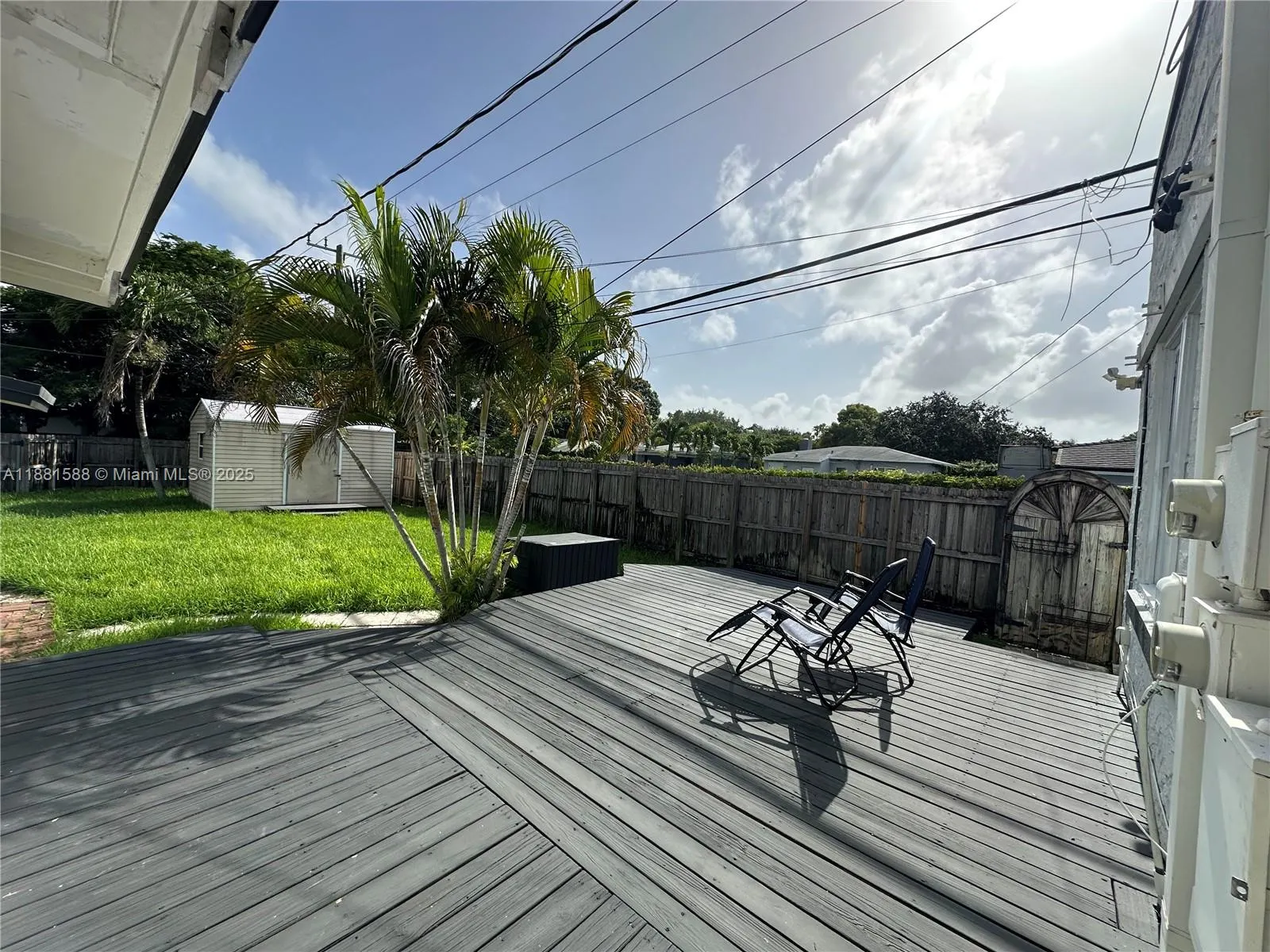 411 SW 19th St, #1-2