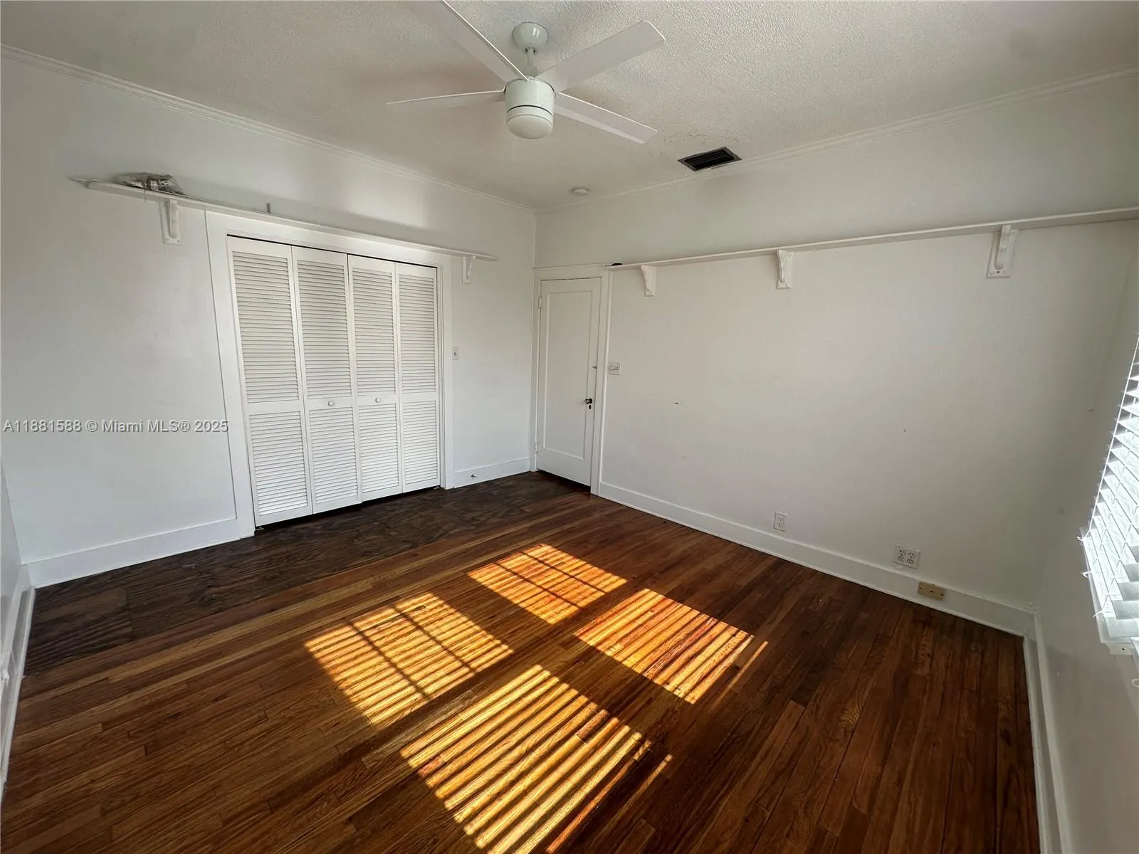 411 SW 19th St, #1-2
