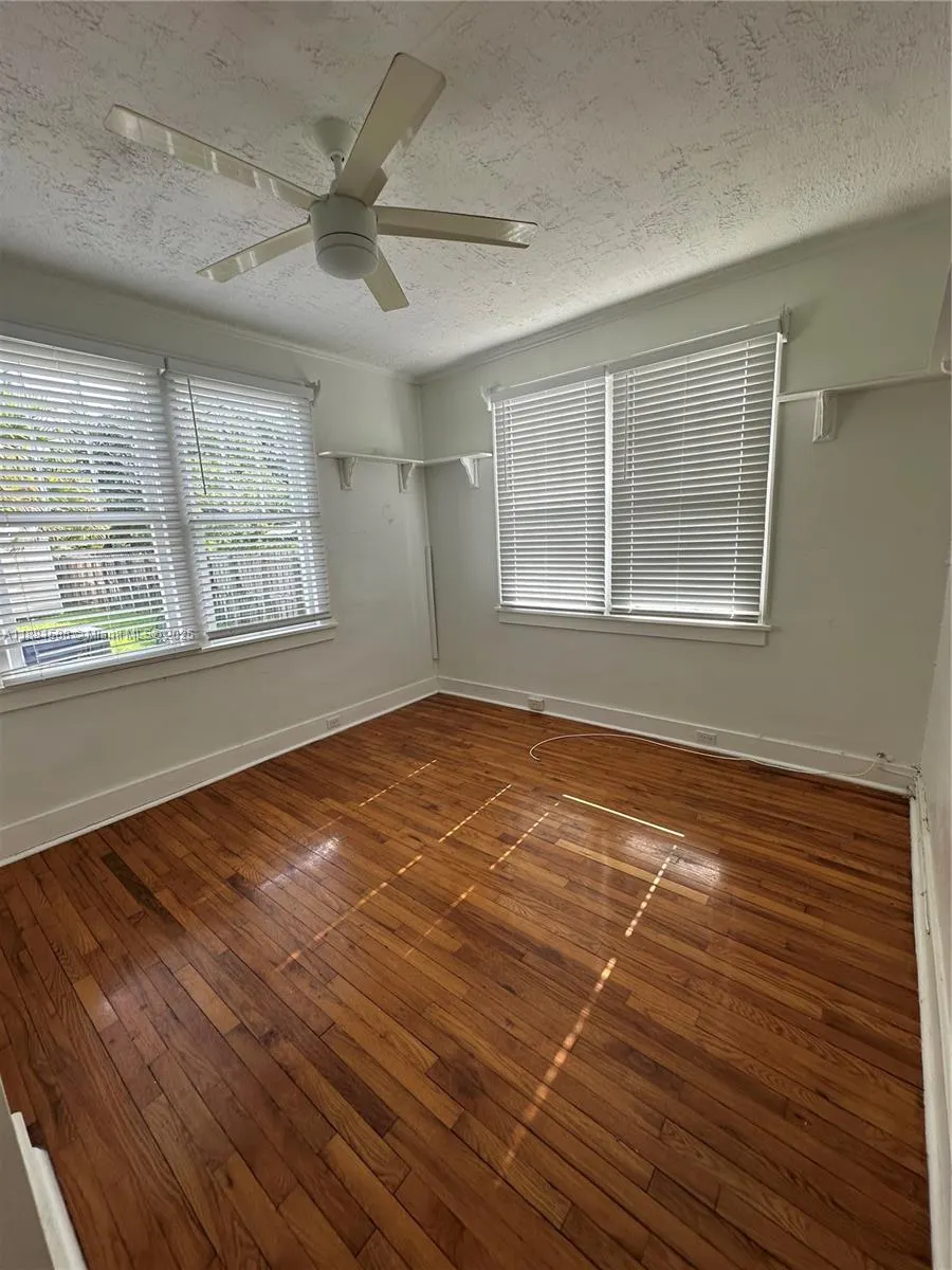 411 SW 19th St, #1-2
