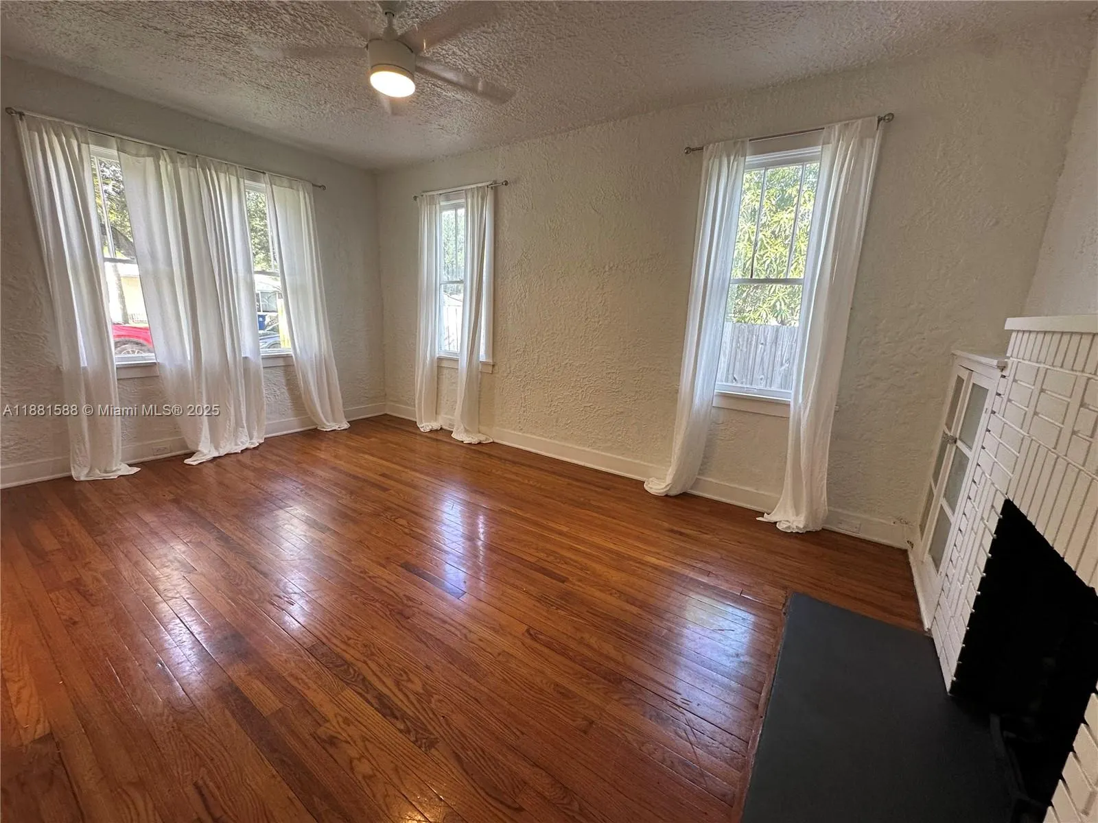 411 SW 19th St, #1-2