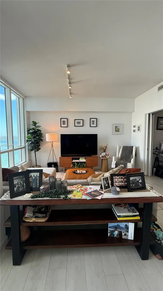 601 NE 27th, #1003
