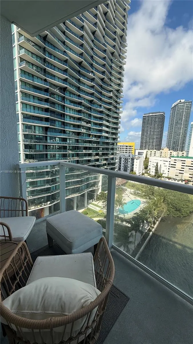 601 NE 27th, #1003