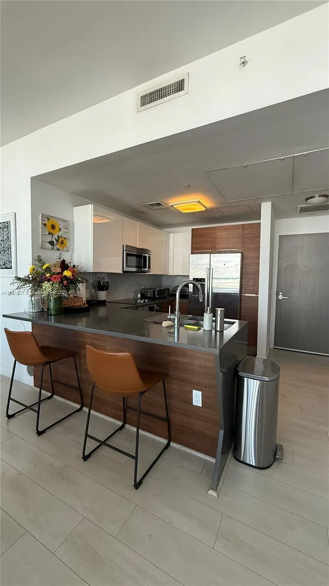 601 NE 27th, #1003