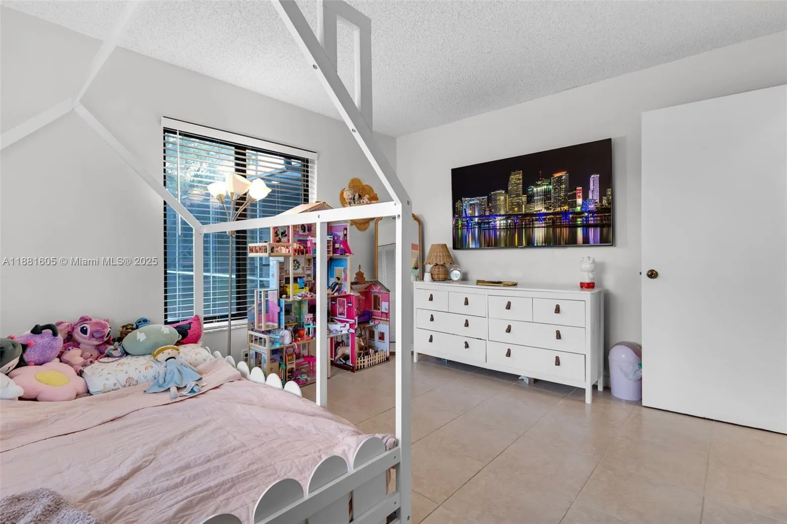 407 NW 18th St