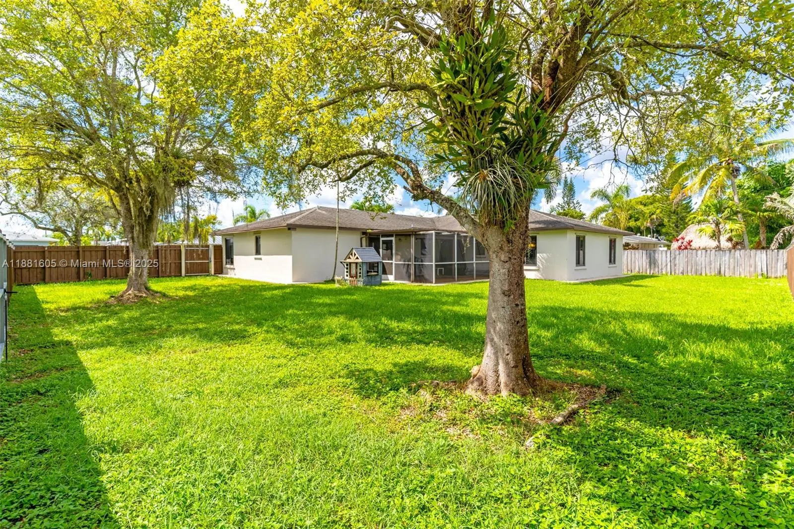 407 NW 18th St
