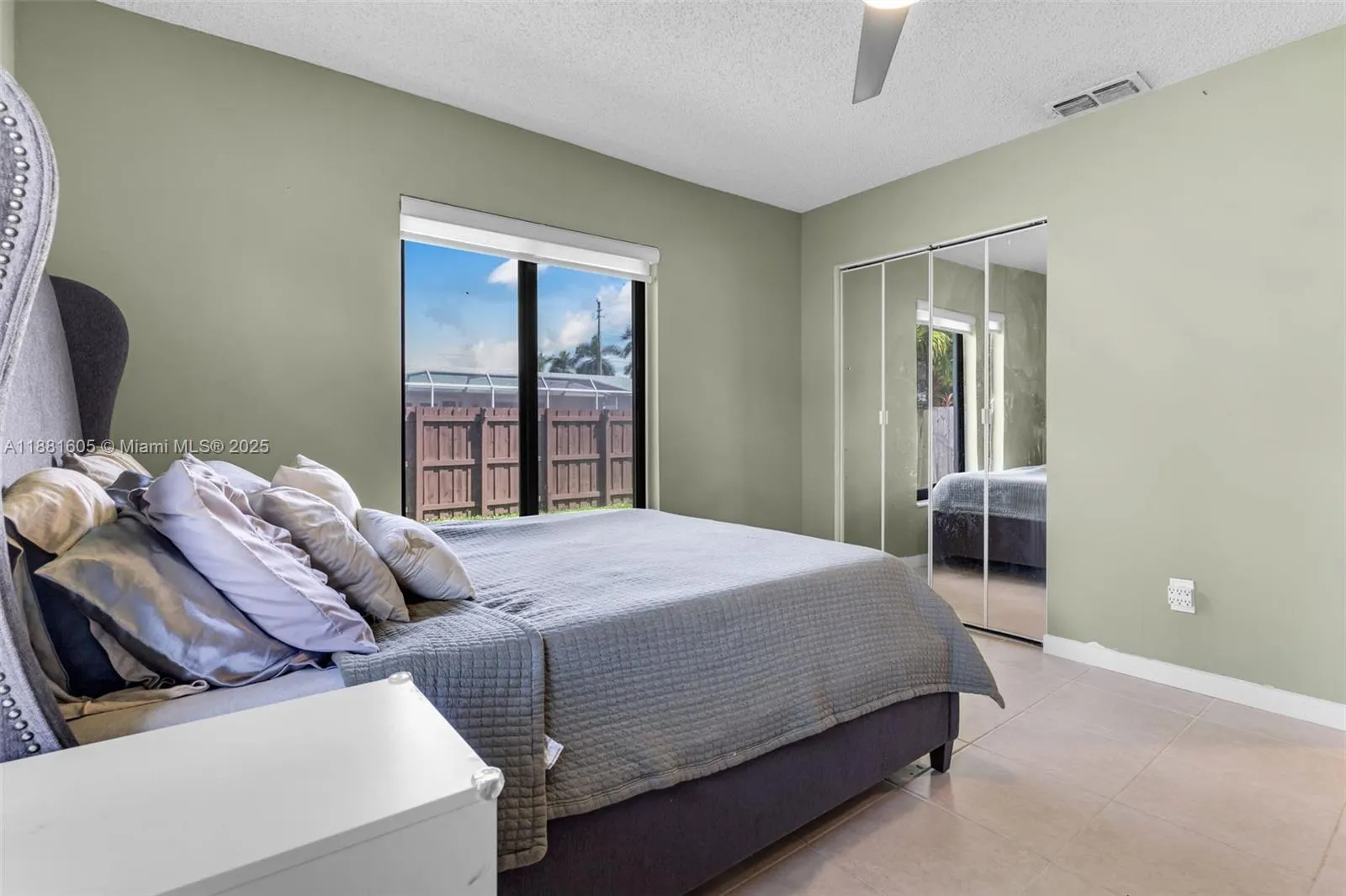 407 NW 18th St