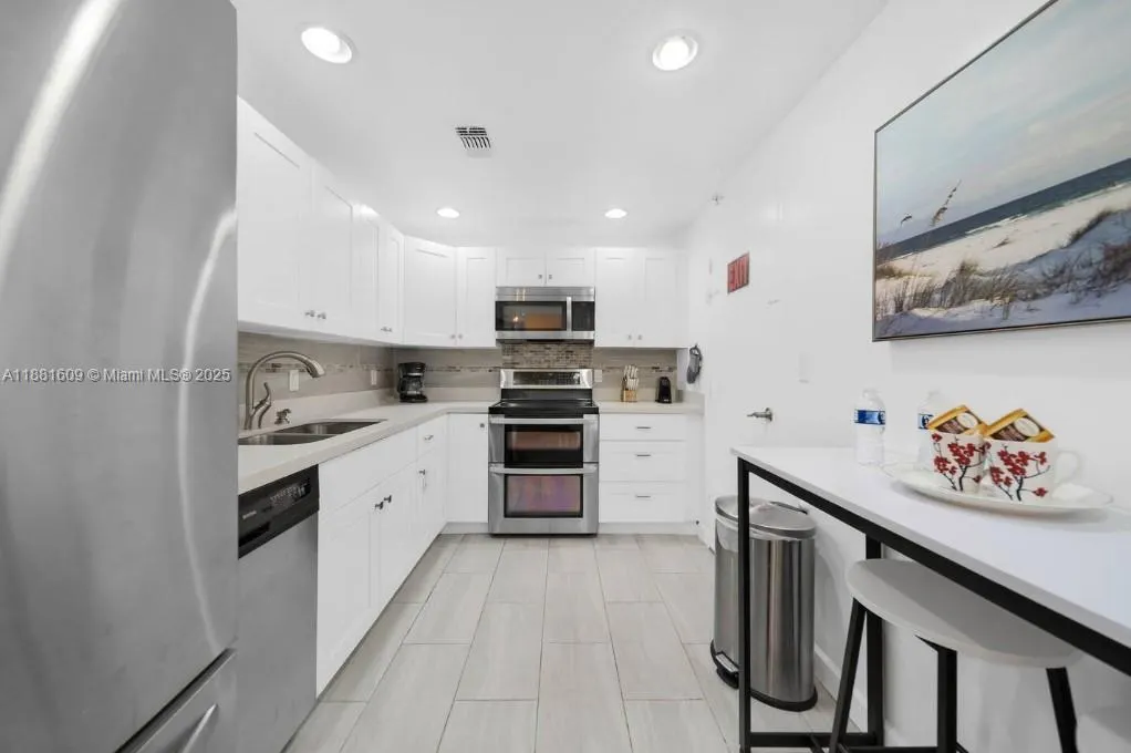 3801 S Ocean Dr, #11N
