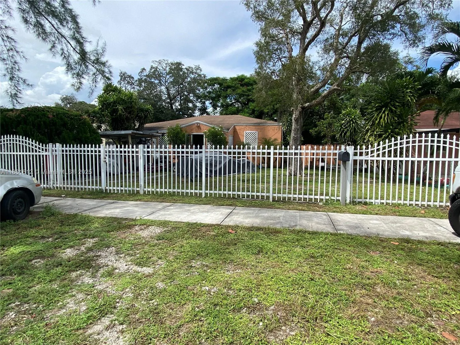 1305 Dunad Ave