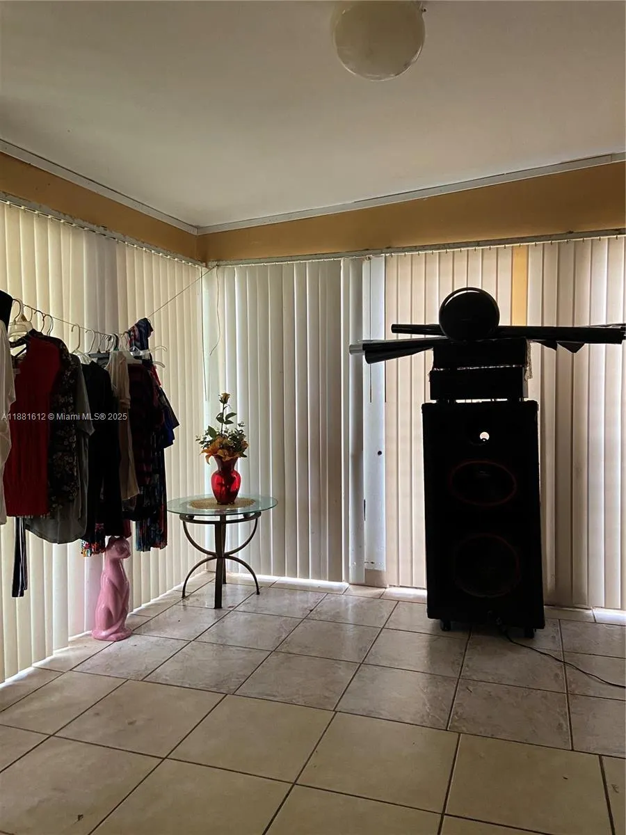 1305 Dunad Ave
