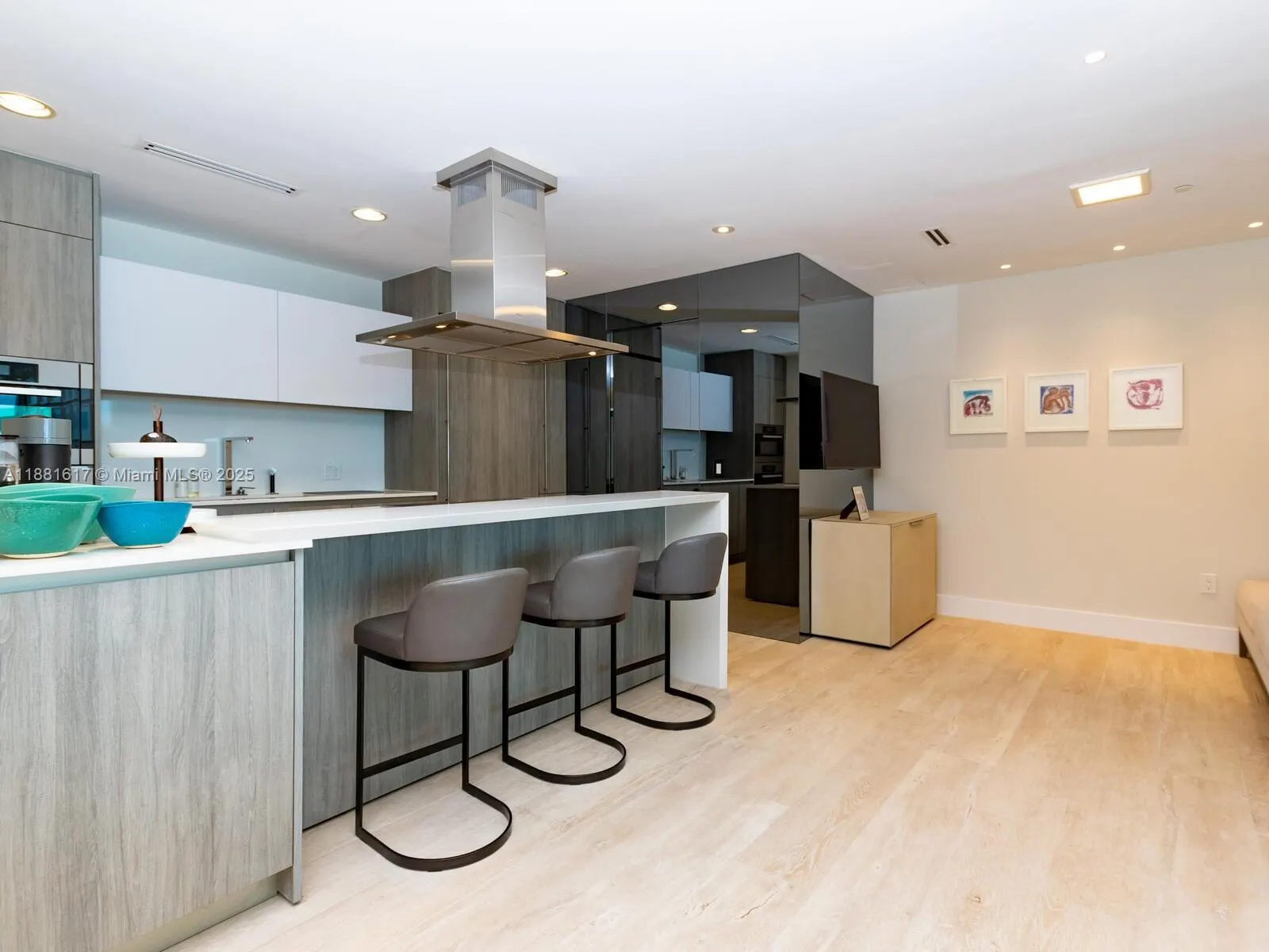 360 Ocean Dr, #304S