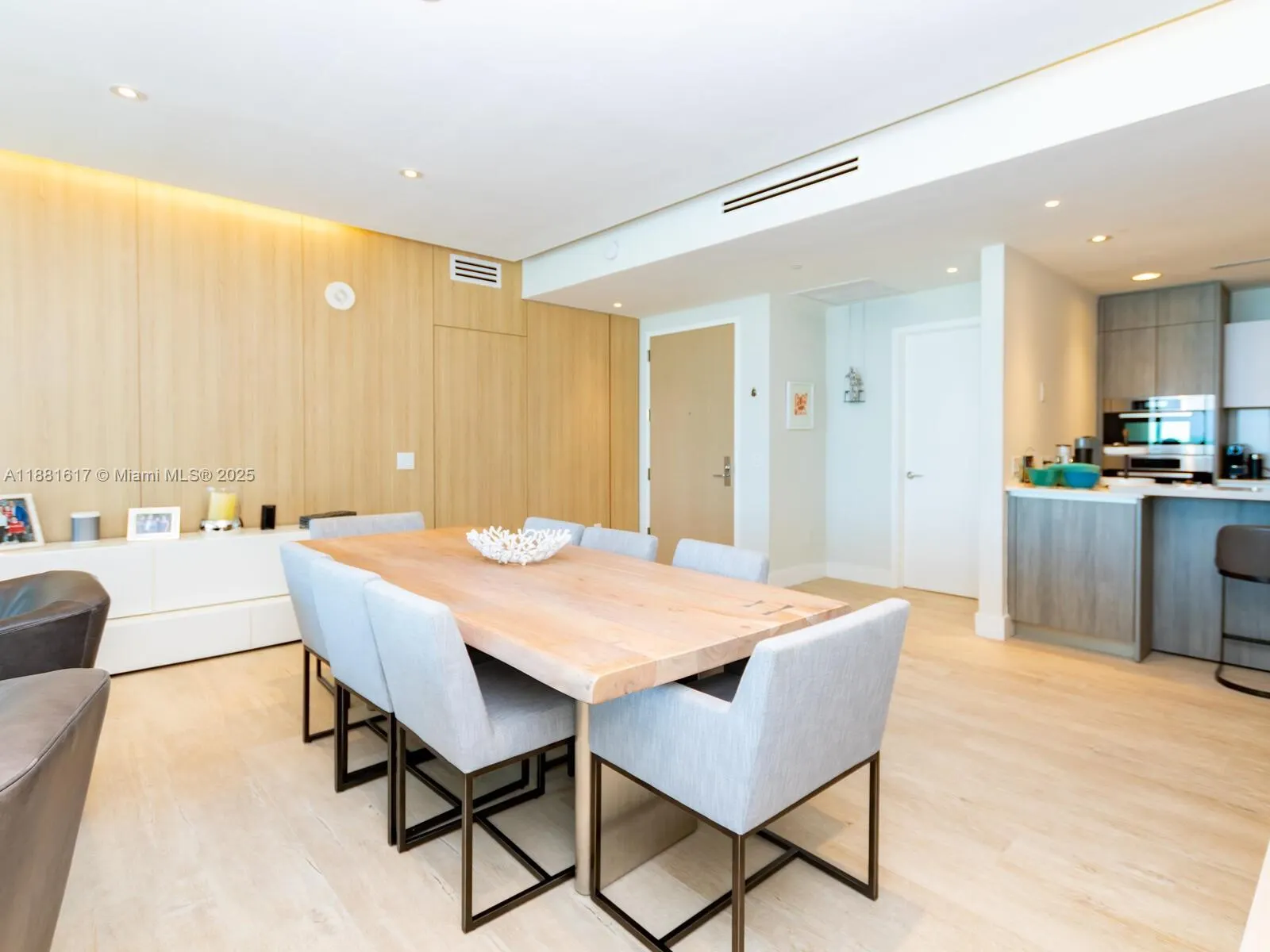360 Ocean Dr, #304S