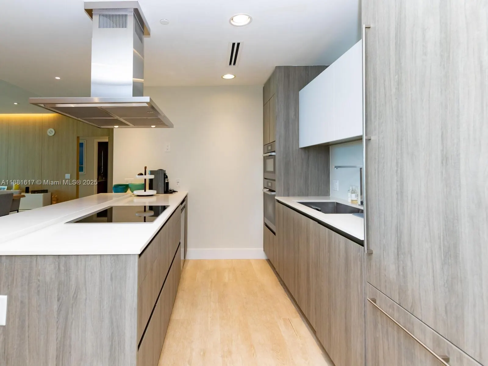 360 Ocean Dr, #304S