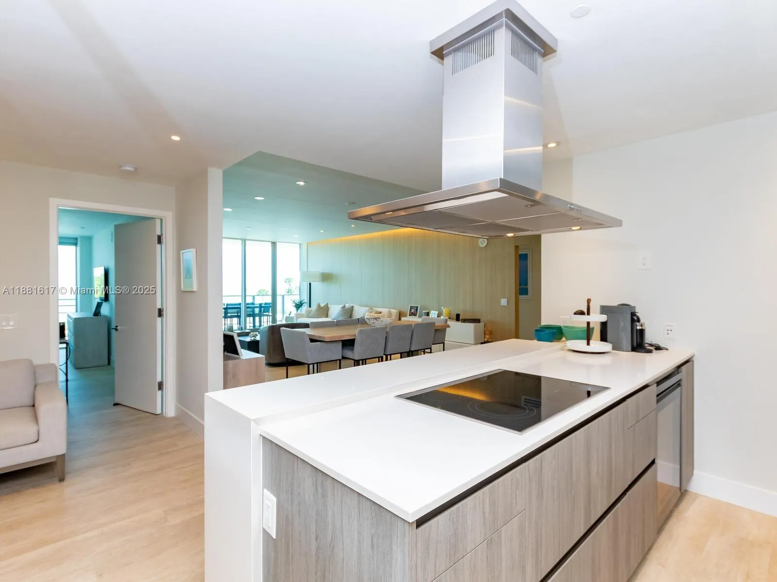360 Ocean Dr, #304S