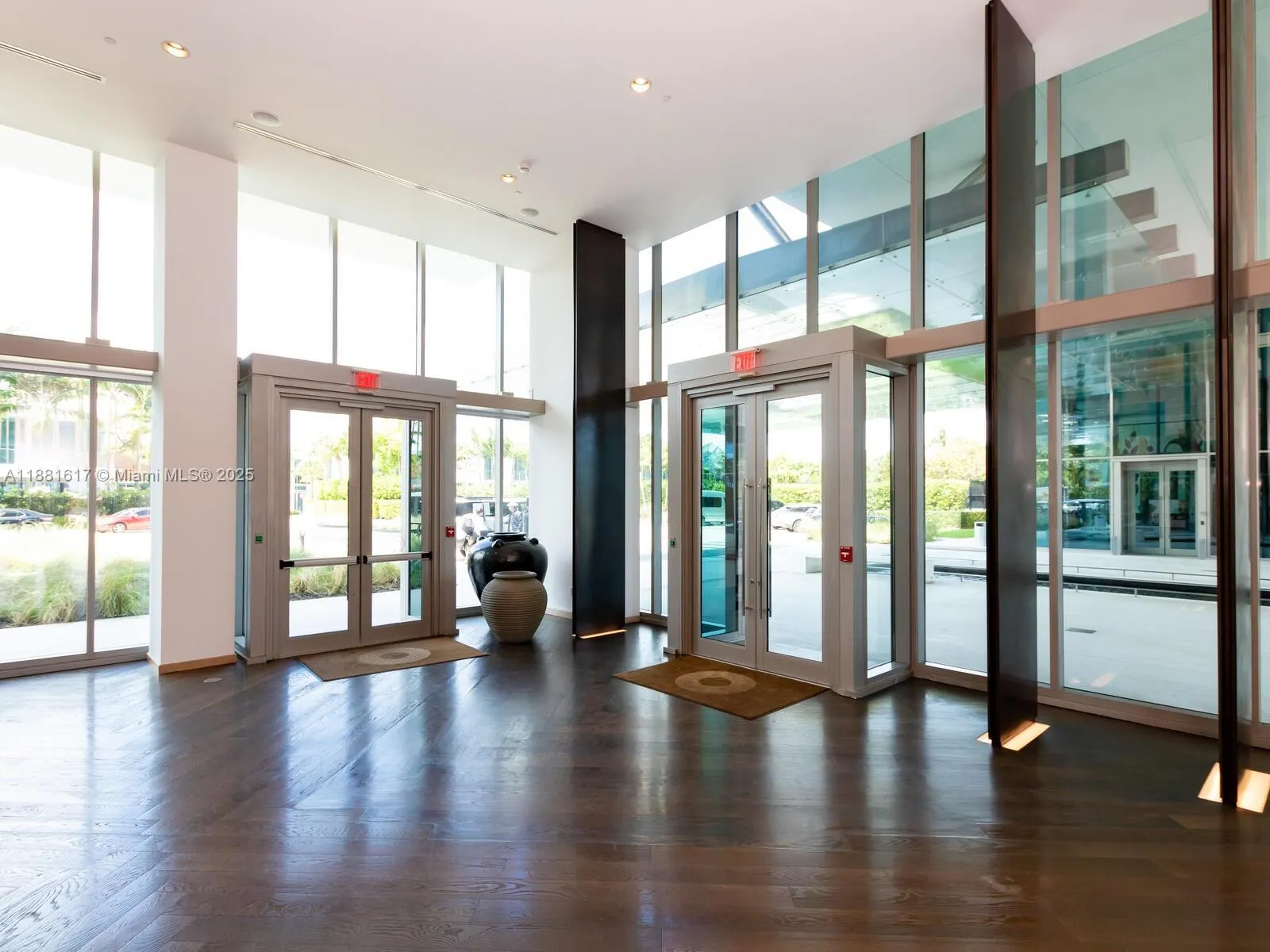 360 Ocean Dr, #304S