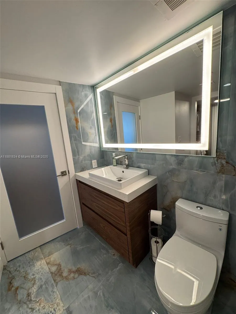 1750 N Bayshore Dr, #2803