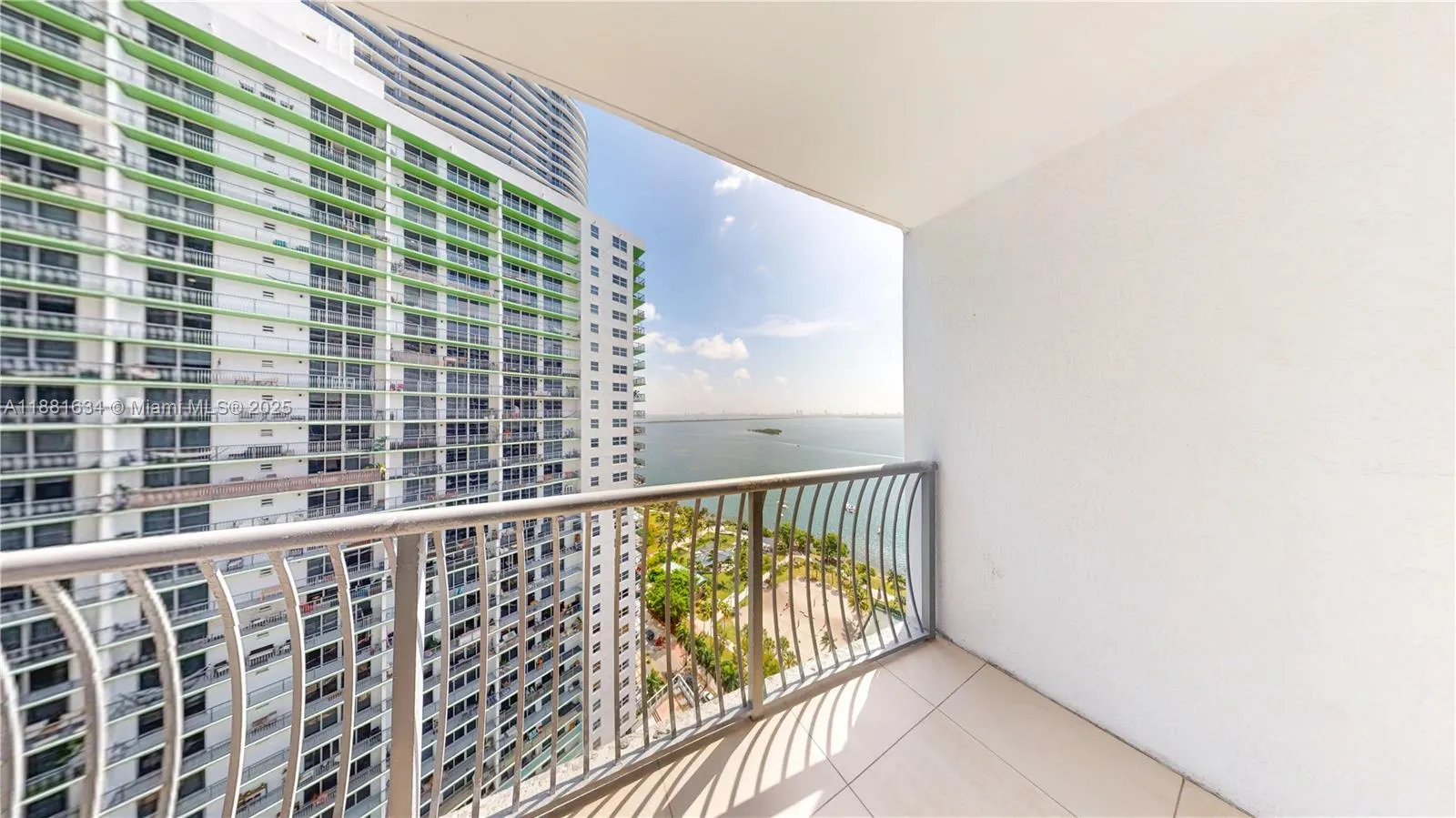 1750 N Bayshore Dr, #2803