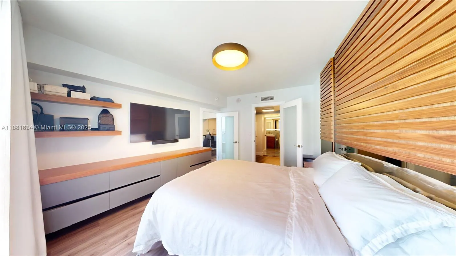 1750 N Bayshore Dr, #2803