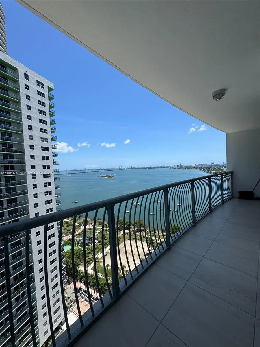 1750 N Bayshore Dr, #2803