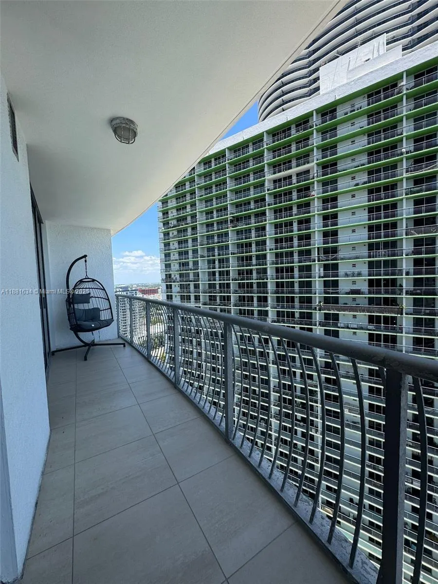 1750 N Bayshore Dr, #2803