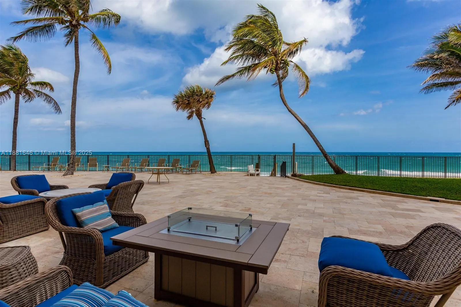 100 Beach Rd, #204