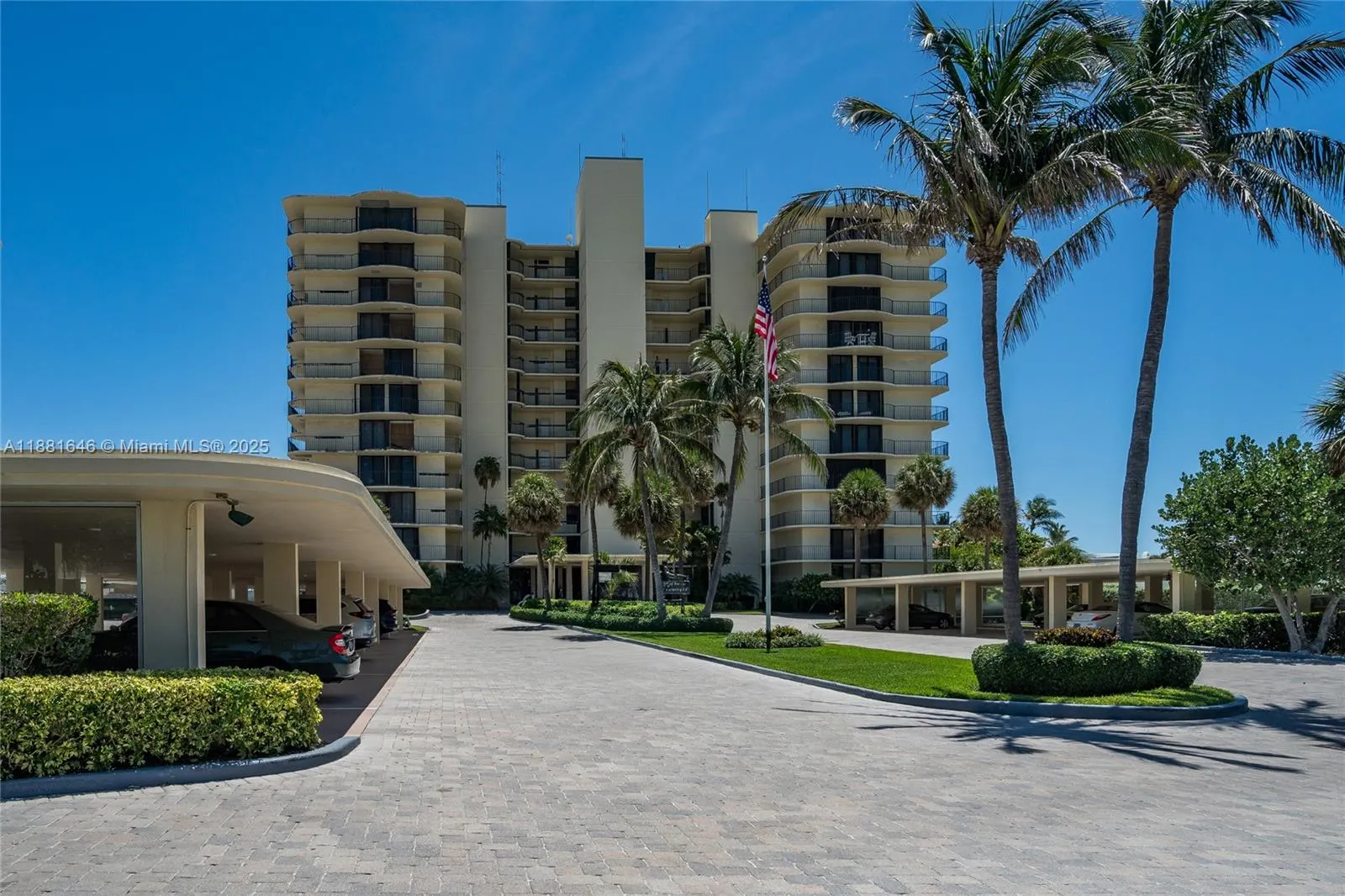100 Beach Rd, #204