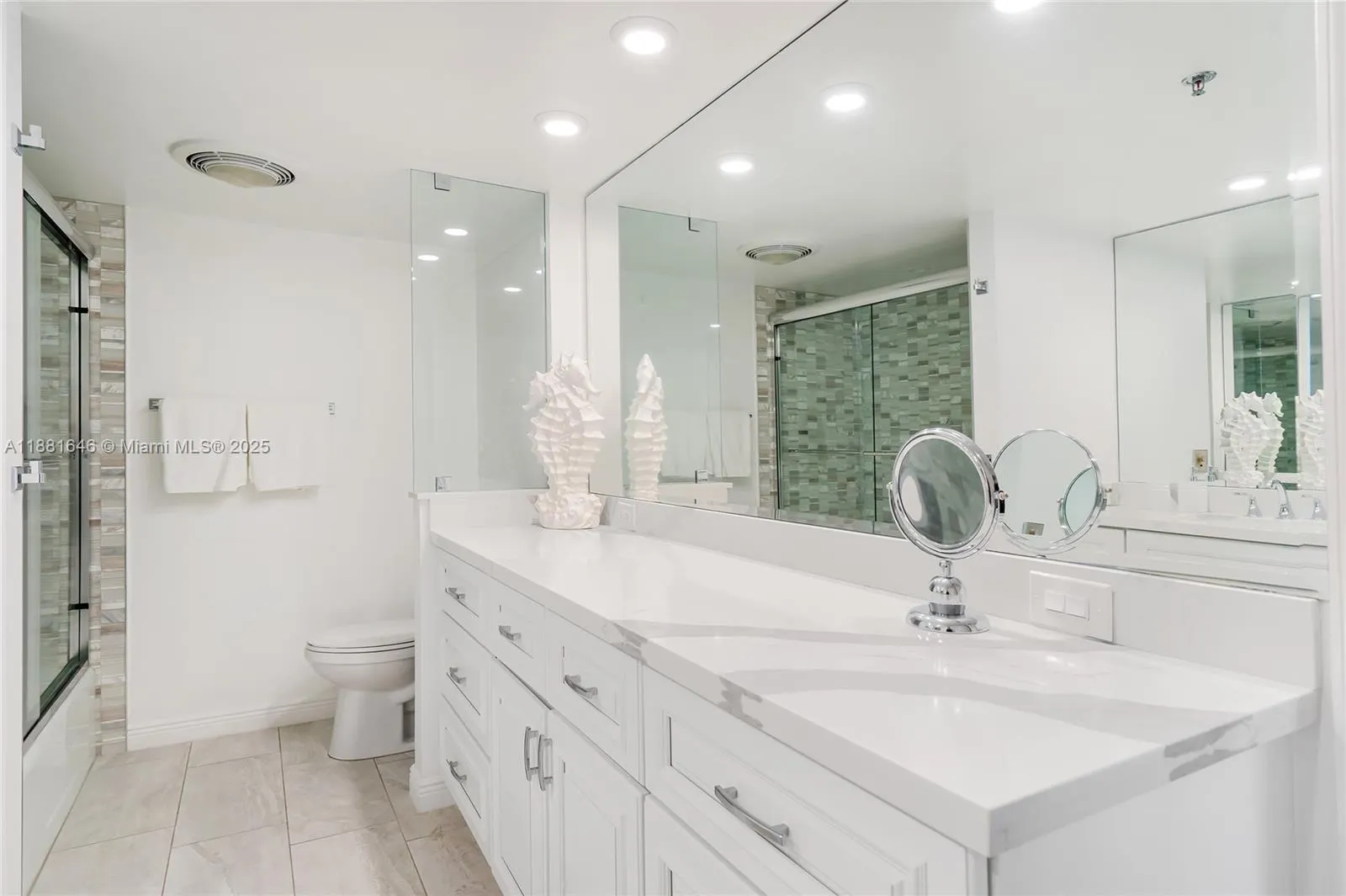 100 Beach Rd, #204