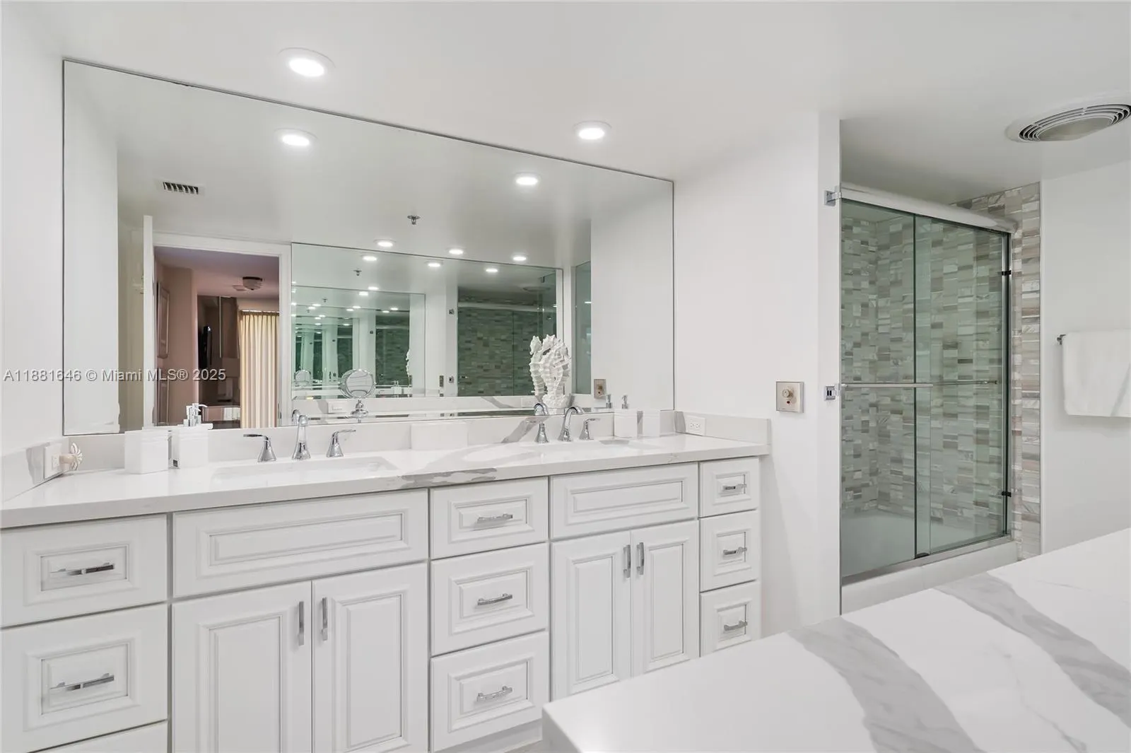 100 Beach Rd, #204