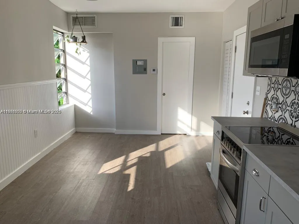 2932 NW 16th Ave, #4A