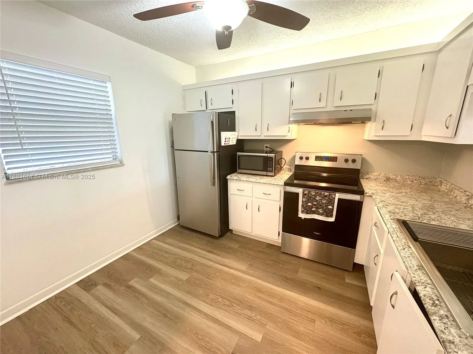 2860 Somerset Dr, #211K