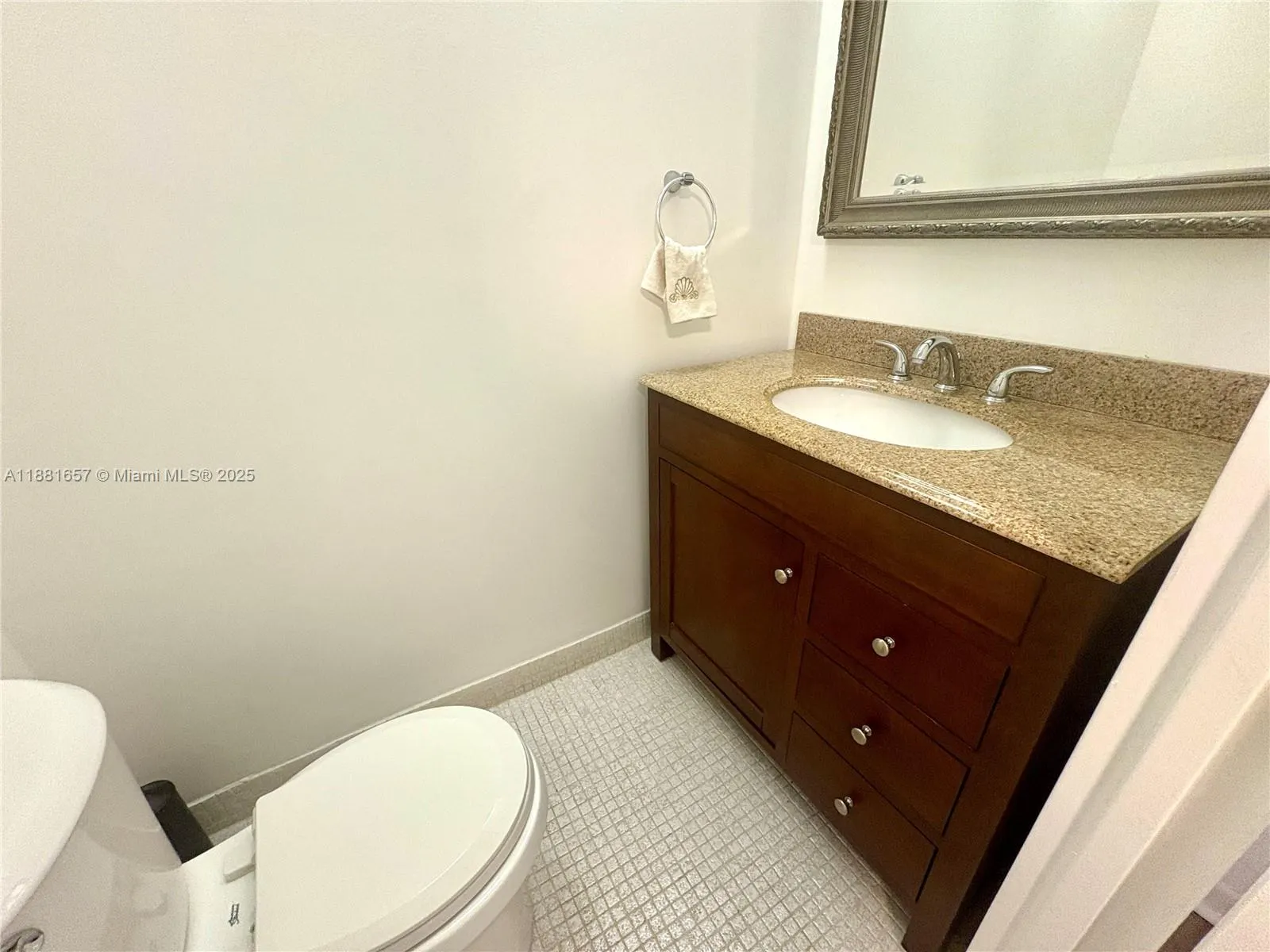 2860 Somerset Dr, #211K