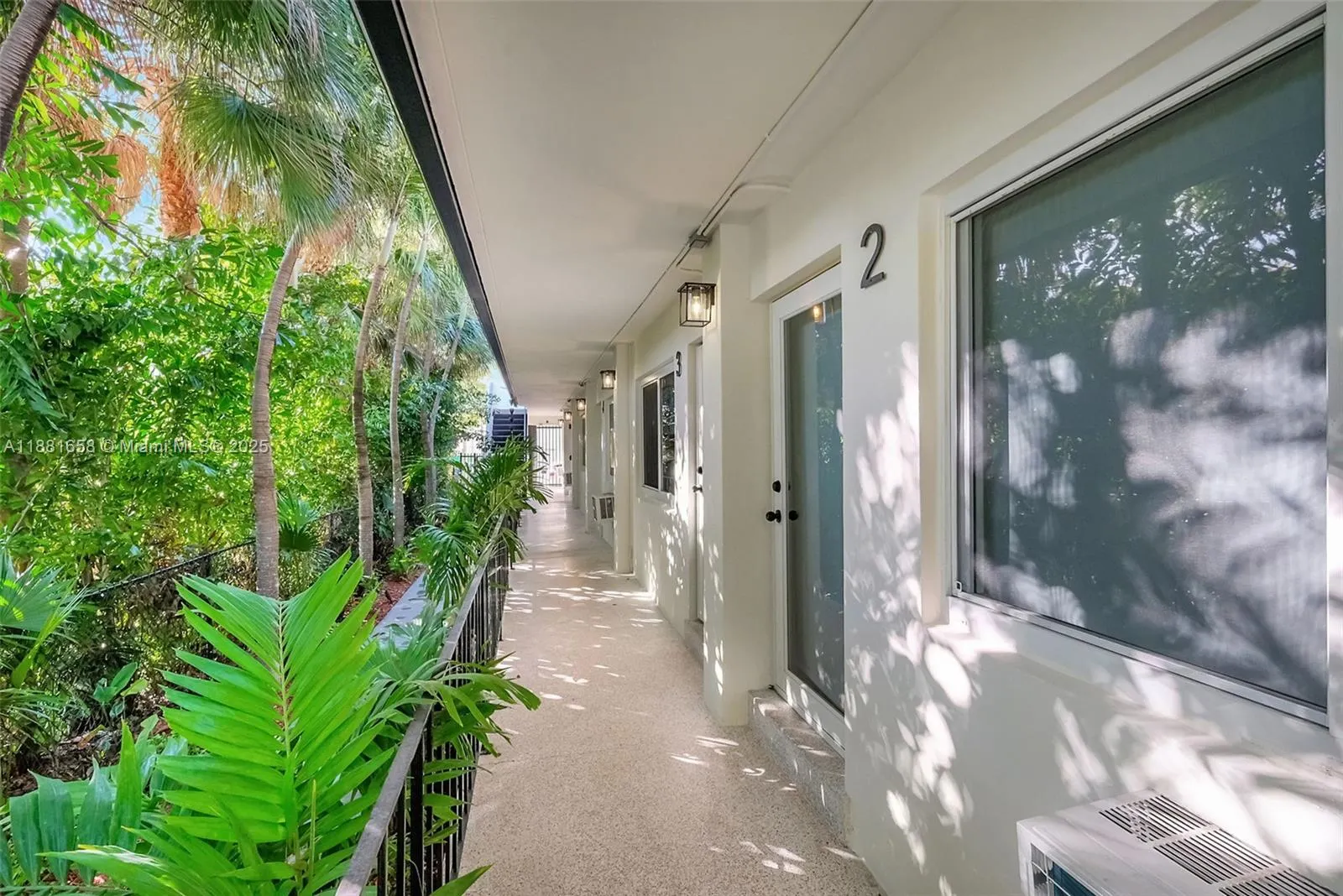 428 Collins Ave, #2