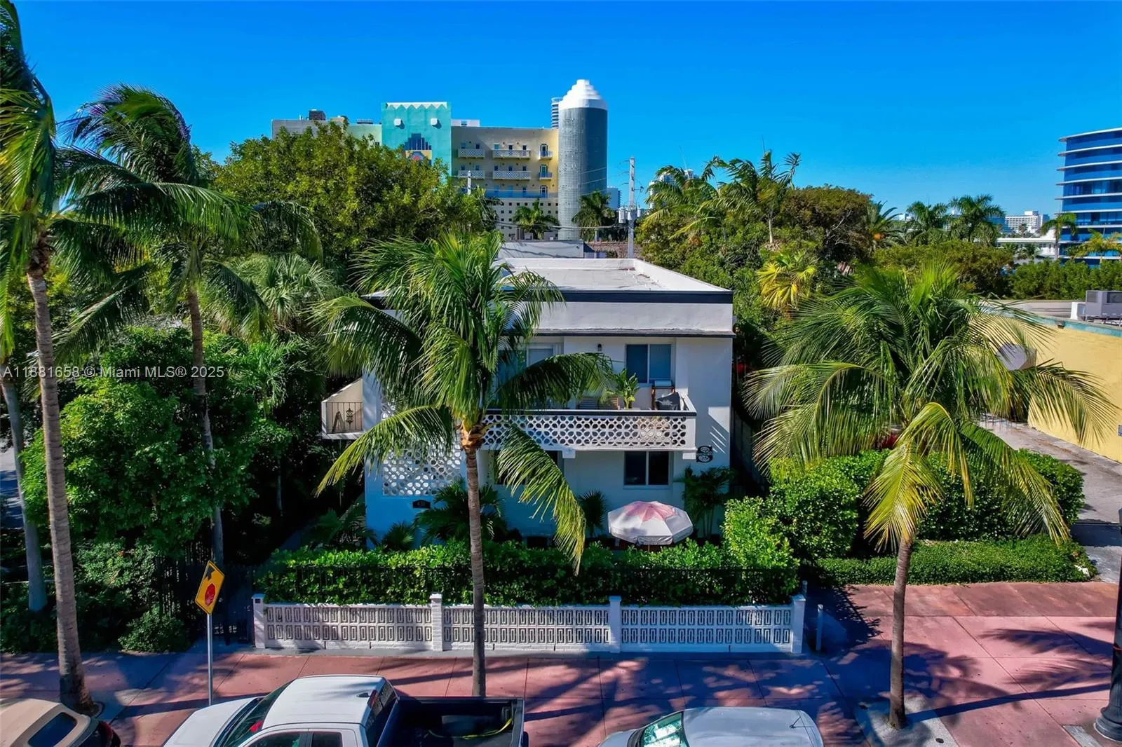 428 Collins Ave, #2