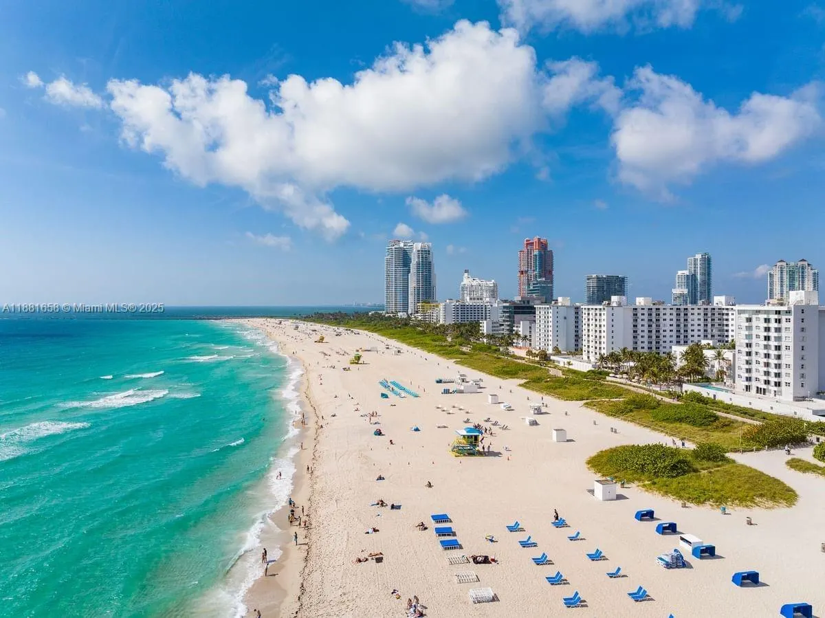 428 Collins Ave, #2