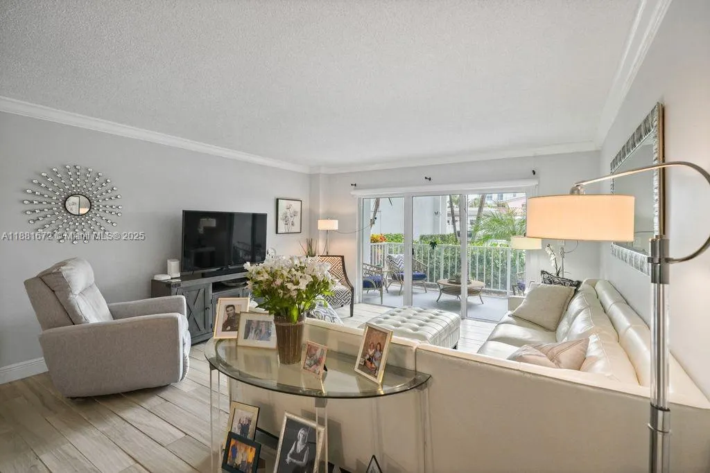 4540 N Ocean Dr, #104