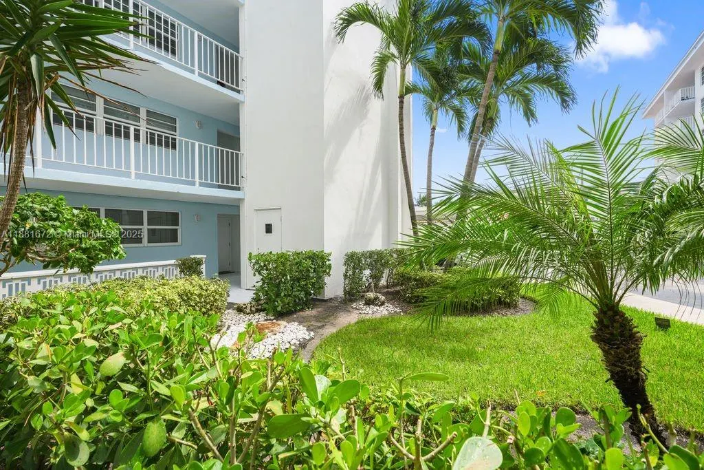 4540 N Ocean Dr, #104