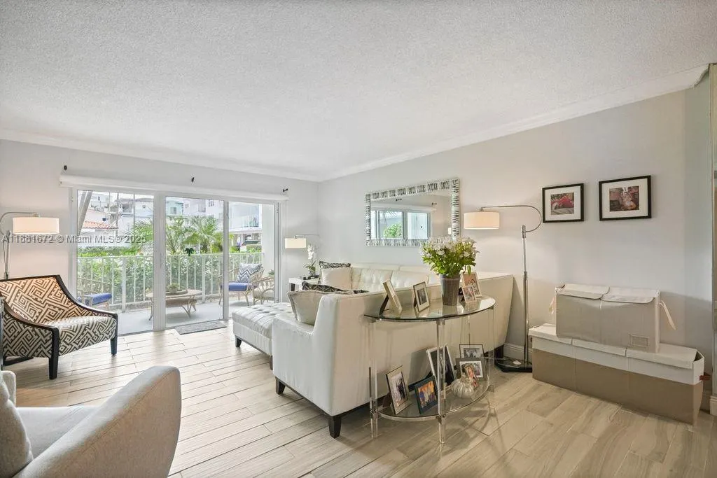 4540 N Ocean Dr, #104