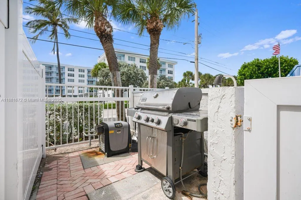 4540 N Ocean Dr, #104