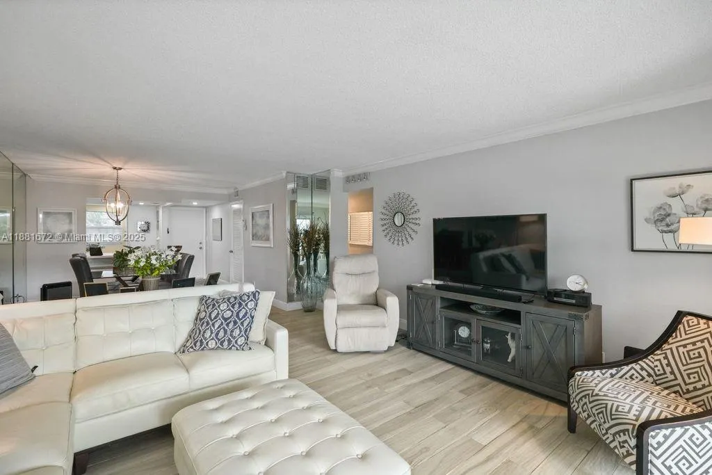 4540 N Ocean Dr, #104