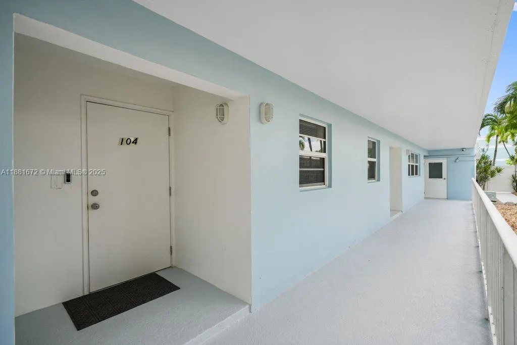 4540 N Ocean Dr, #104