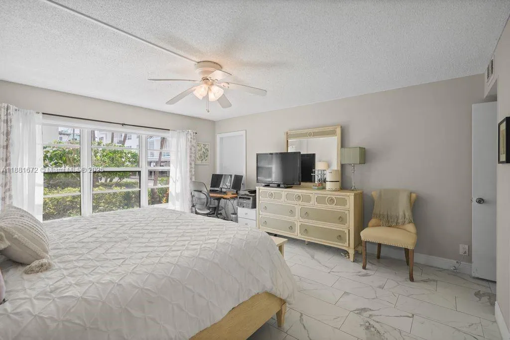 4540 N Ocean Dr, #104
