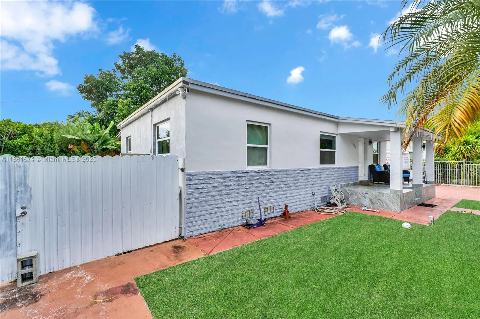 7385 SW 19th St Rd
