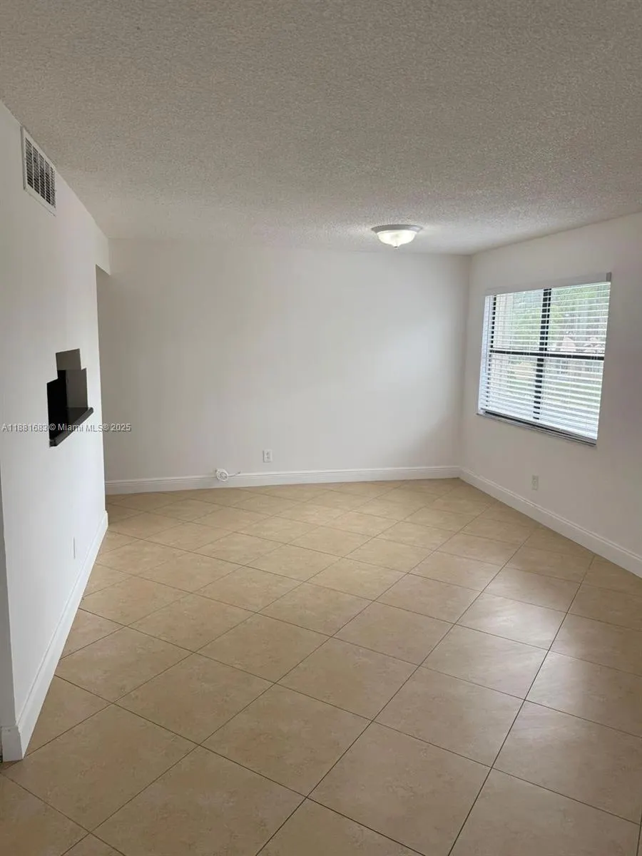 3399 Foxcroft Rd, #202
