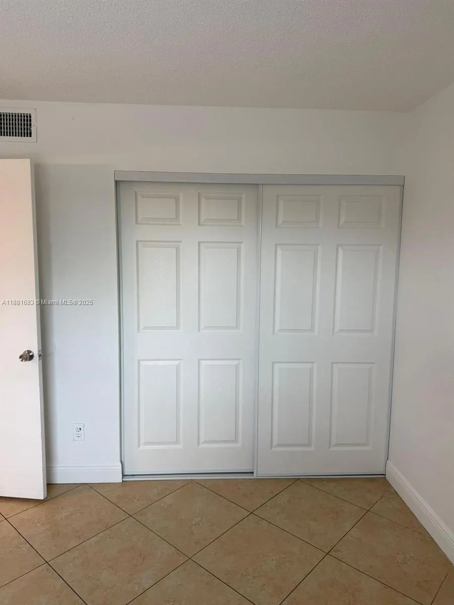 3399 Foxcroft Rd, #202