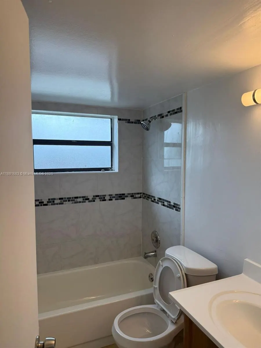 3399 Foxcroft Rd, #202