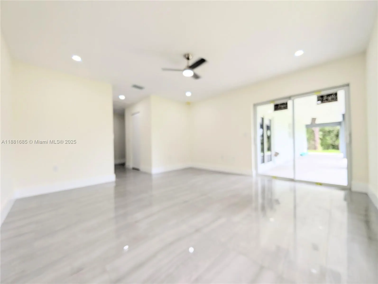 798 BELL BLVD S