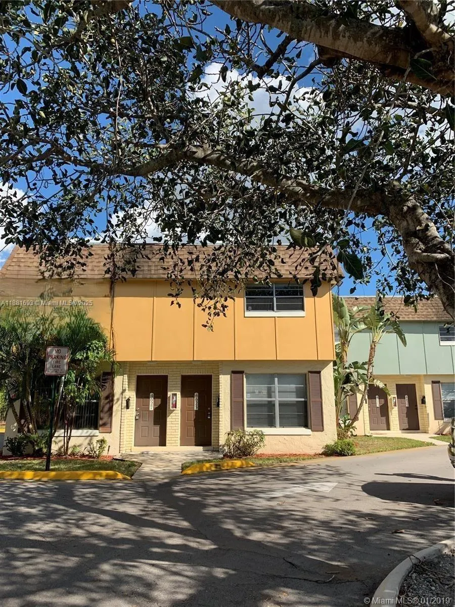 4625 NW 9th Dr, #4625