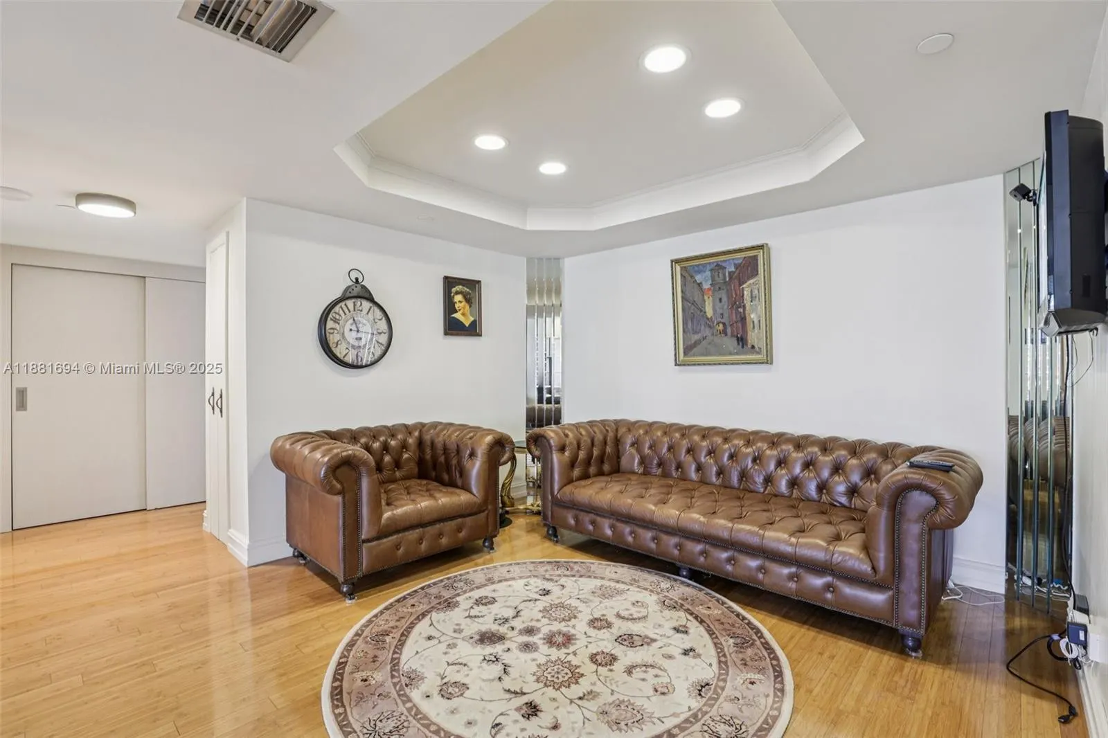 20191 E Country Club Dr, #1102